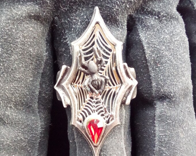 Alchemy Gothic Entrapment Ring (R118)