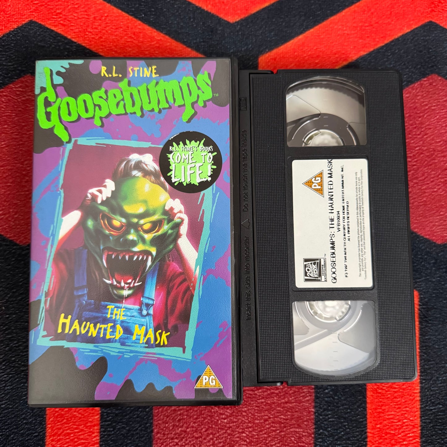Goosebumps: The Haunted Mask VHS Video (1996) 4461S