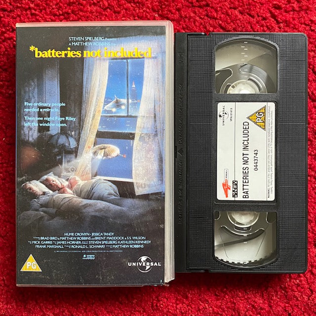 Batteries Not Included VHS Video (1987) 443743